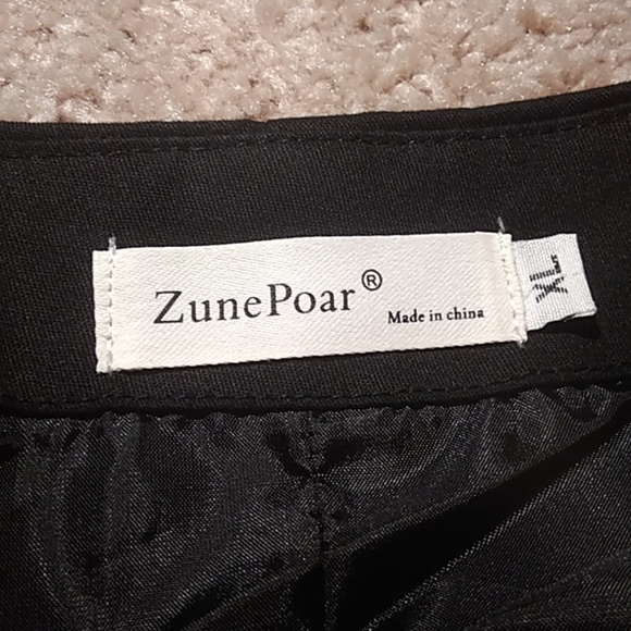 Vest - Picture 2 of 4